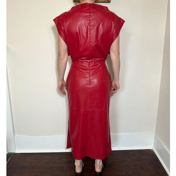 Elegant Red Maxi Dress - Picture 9 of 10